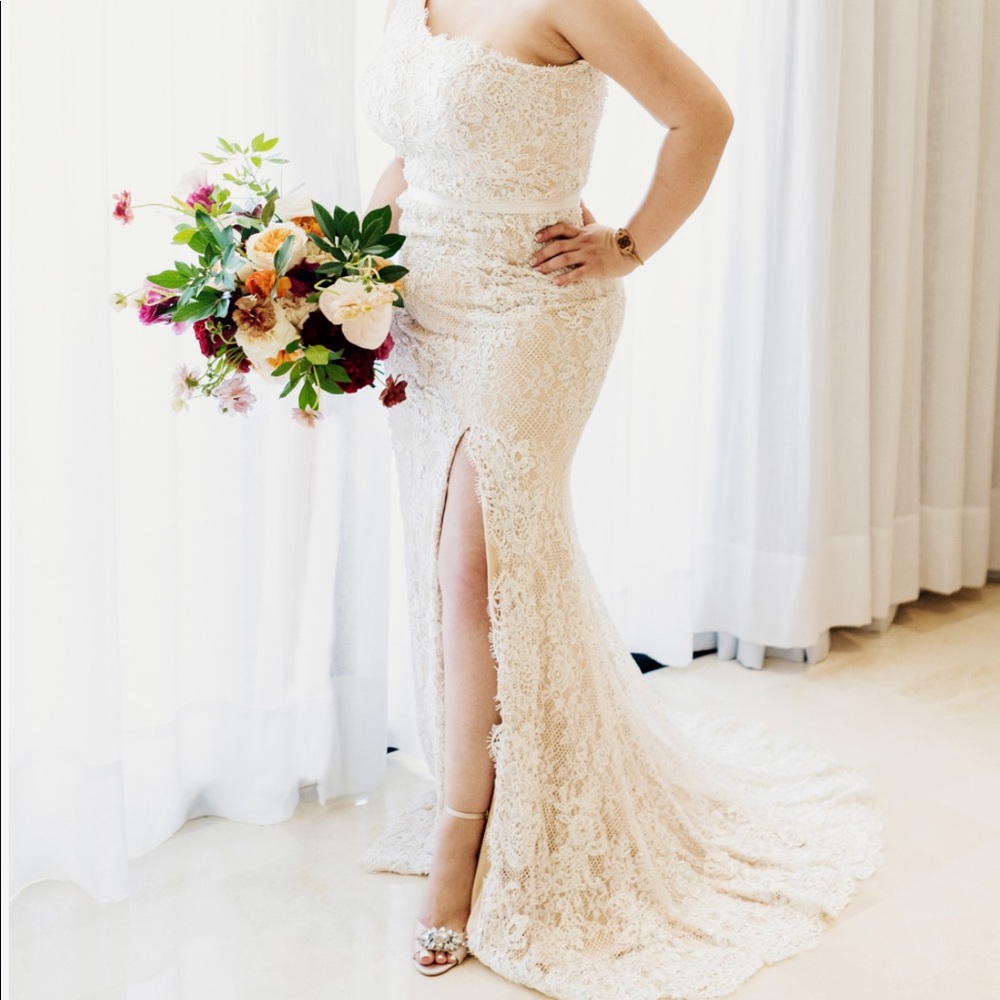 One shoulder Wedding Dress